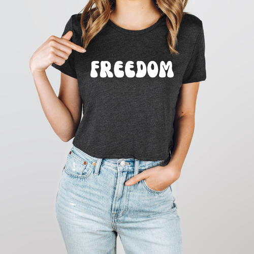Freedom - Women's Flowy Cropped Tee