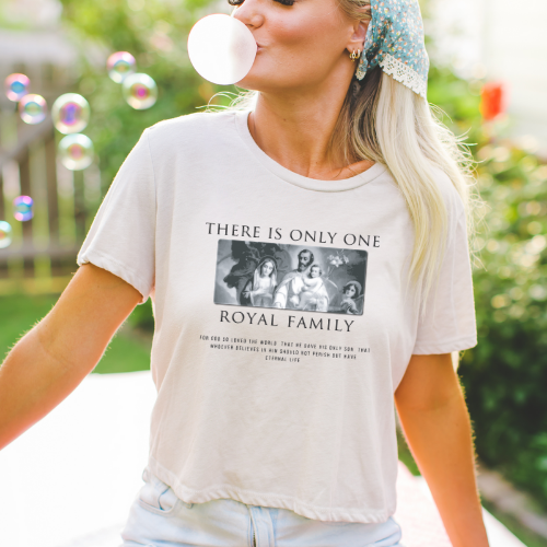 There is Only One Royal Family - Women's Flowy Cropped Tee